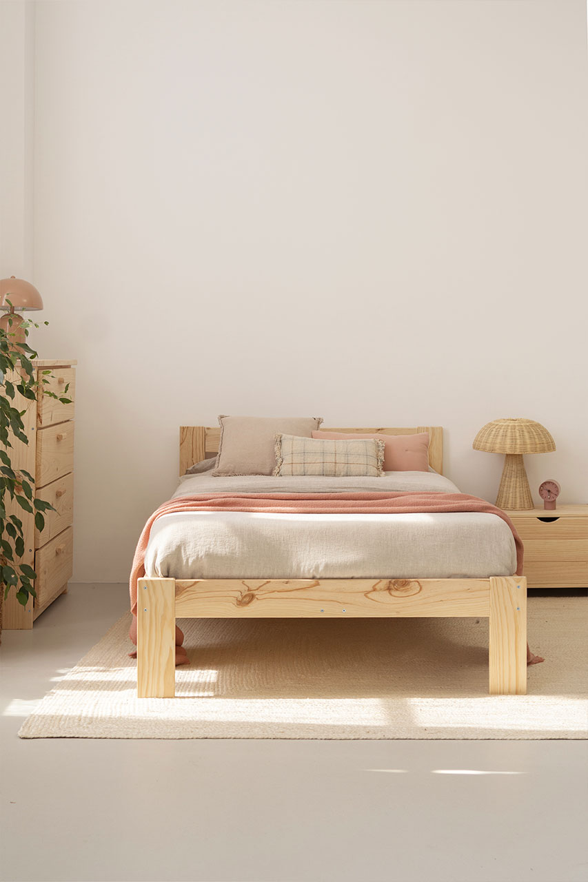 Imagen de ambiente 1 para:Cama individual de madera de pino